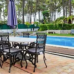 Verdizela Pool & Garden *