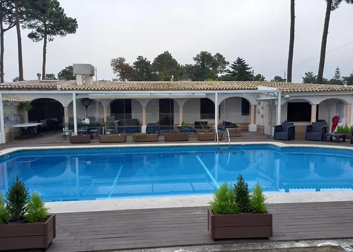 Verdizela Pool & Garden Hébergement de vacances Charneca (Setubal)